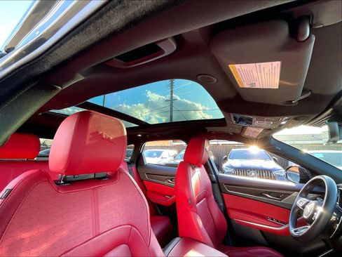 Used 2025 Jaguar F-PACE R-Dynamic S image 24