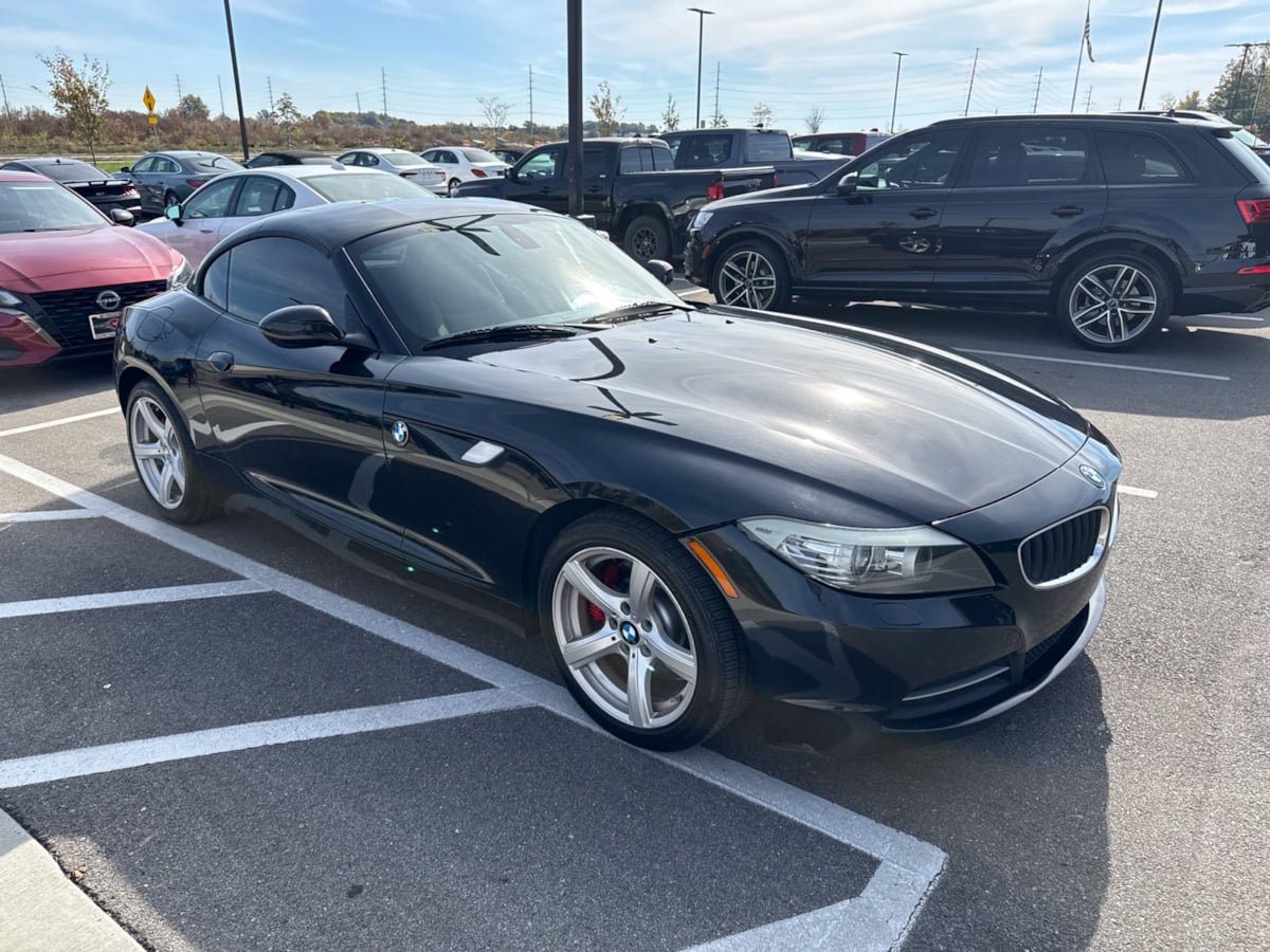 Used 2011 BMW Z4 sDrive30i RWD image 2