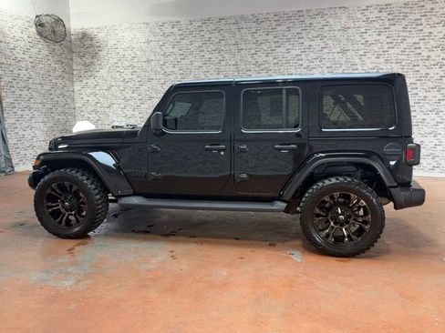 Used 2021 Jeep Wrangler Unlimited Sahara AWD/4WD image 4