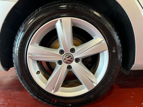 Used 2013 Volkswagen Passat 2.5 SE image 34