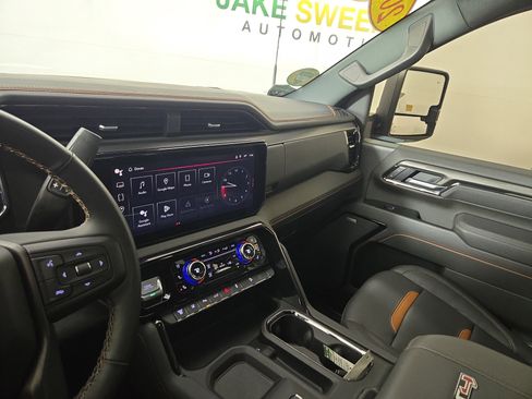 Certified 2025 GMC Sierra 3500 AT4 w/ Technology Package image 24