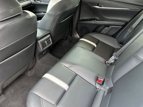 Used 2025 Toyota Camry SE image 13