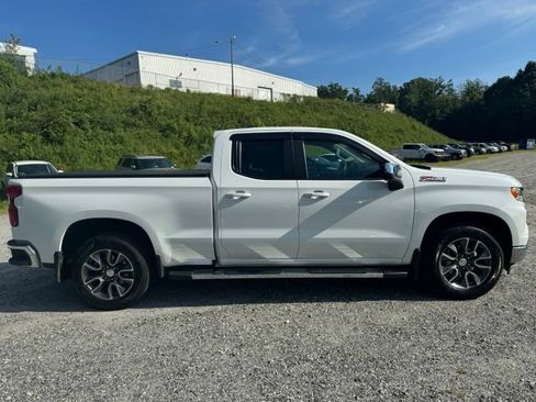 Used 2023 Chevrolet Silverado 1500 LT AWD/4WD image 8