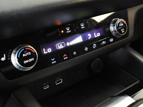 Used 2022 Mitsubishi Outlander SEL AWD/4WD image 36