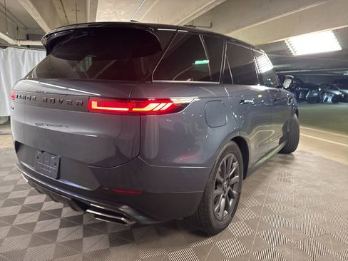 Used 2024 Land Rover Range Rover Sport SE image 7