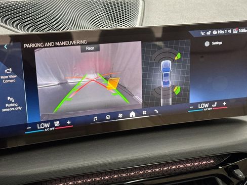 Used 2026 BMW 330i Sedan w/ Premium Package image 24