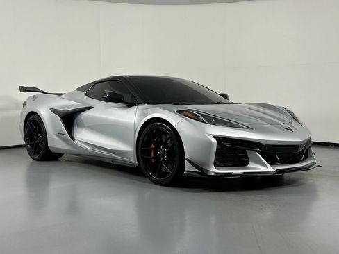 Used 2026 Chevrolet Corvette Z06 RWD image 6
