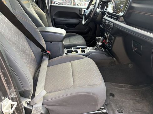 Used 2024 Jeep Gladiator Mojave w/ Convenience Group image 12