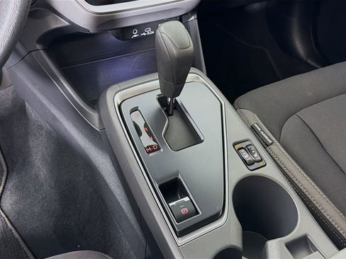 Used 2025 Subaru Crosstrek 2.0i Premium image 19