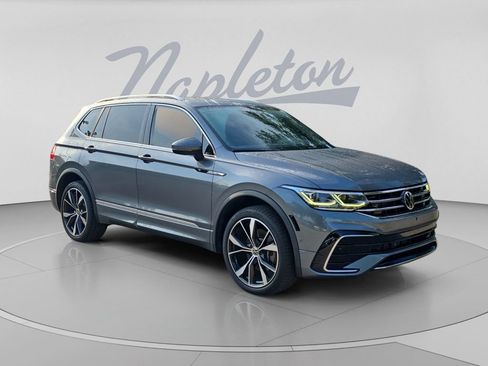 Used 2022 Volkswagen Tiguan SEL R-Line AWD/4WD image 3