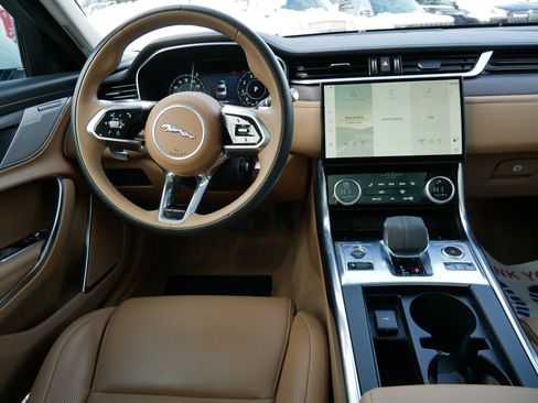 Used 2021 Jaguar XF SE image 18