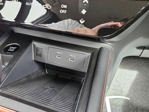 Used 2025 Nissan Kicks SR image 15