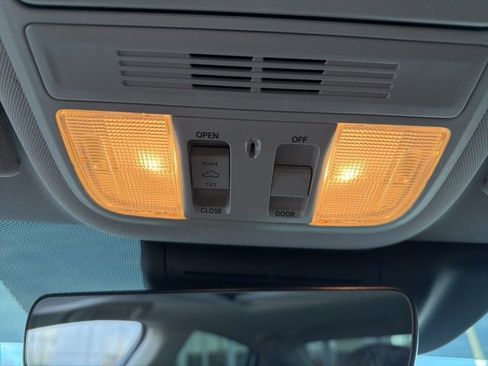 Used 2018 Honda Accord EX-L image 25