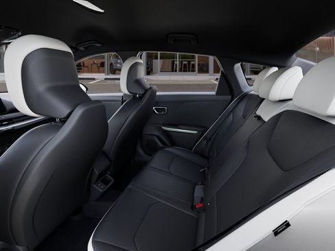 New 2026 Kia K4 GT-Line FWD image 18