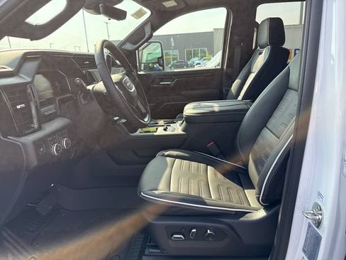 New 2026 GMC Sierra 2500 AT4X w/ LPO, Black Badging Package AWD/4WD image 13