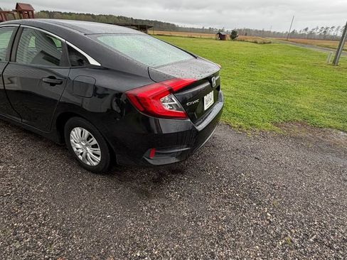Used 2017 Honda Civic LX image 2