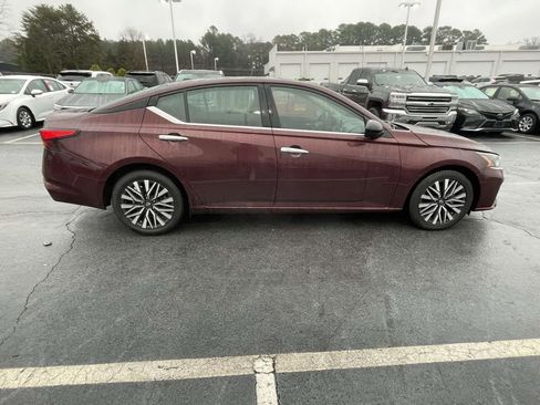 Used 2024 Nissan Altima 2.5 SV image 12