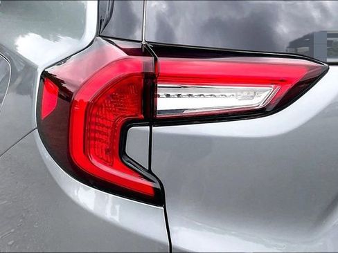 Used 2024 GMC Terrain SLE w/ Driver Convenience Package FWD image 23