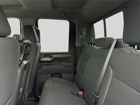 Used 2026 GMC Sierra 2500 SLE w/ SLE Value Package; AWD/4WD image 17