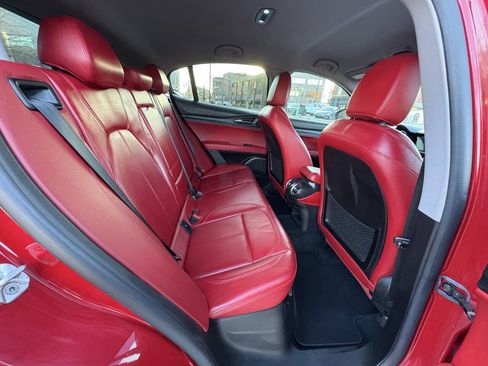 Used 2018 Alfa Romeo Stelvio AWD image 23