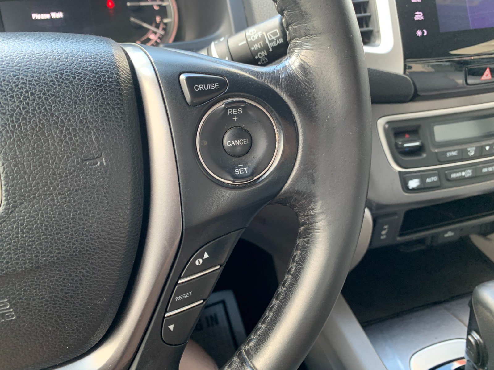 Used 2018 Honda Pilot EX-L image 18