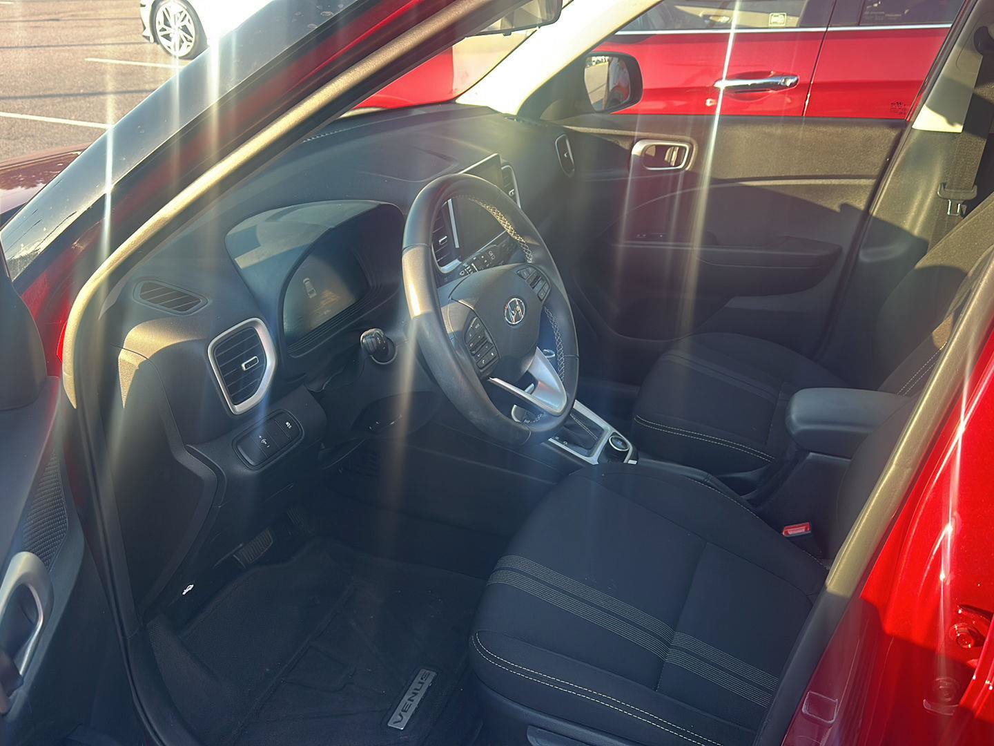 Certified 2025 Hyundai Venue SEL FWD image 7