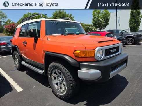 Used 2014 Toyota FJ Cruiser 4WD w/ Upgrade Package image 3