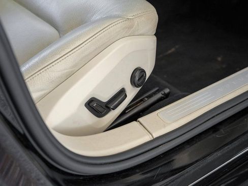 Used 2021 Volvo S60 T5 Momentum image 38