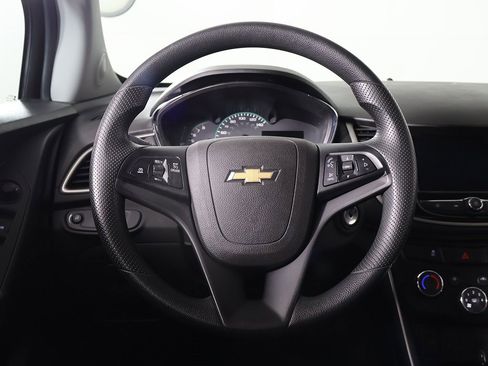 Used 2020 Chevrolet Trax LT image 28