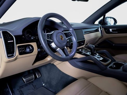 Used 2022 Porsche Cayenne S image 4