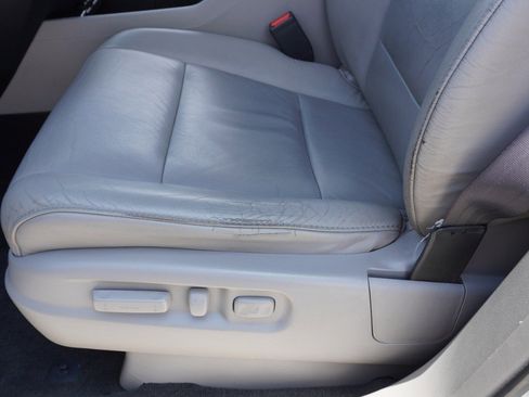 Used 2010 Honda Pilot Touring image 25