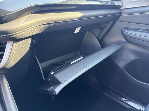 Used 2025 Volkswagen Atlas Cross Sport SE w/ Black Wheel Package AWD/4WD image 39