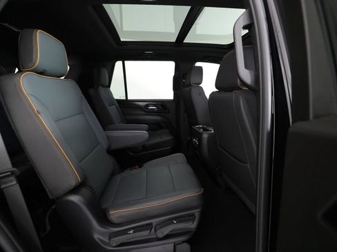 Used 2025 GMC Yukon AT4 w/ AT4 Premium Package AWD/4WD image 11