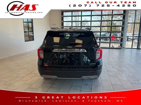 Used 2022 Ford Explorer XLT w/ Equipment Group 202A image 5