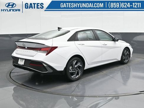 New 2025 Hyundai Elantra Sport image 3