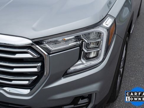 Used 2024 GMC Terrain SLT w/ LPO, Floor Liner Package FWD image 9