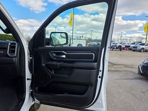 Used 2025 RAM 1500 Big Horn AWD/4WD image 38