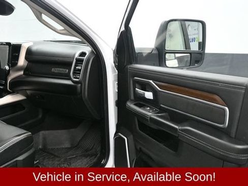 Used 2024 RAM 2500 Laramie AWD/4WD image 12