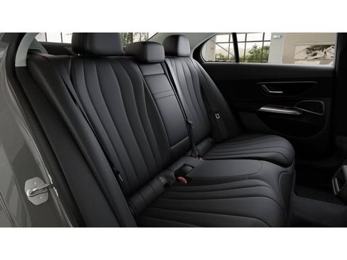 New 2026 Mercedes-Benz E 350 4MATIC Sedan image 5