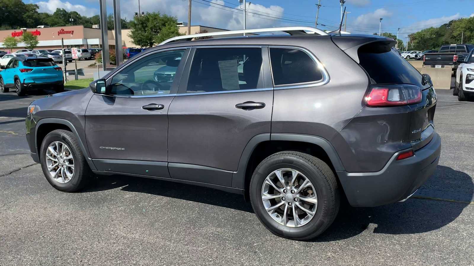 Used 2020 Jeep Cherokee Latitude Lux w/ Comfort/Convenience Group AWD/4WD image 6