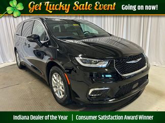 New 2026 Chrysler Pacifica Select video 1