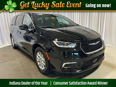 New 2026 Chrysler Pacifica Select
