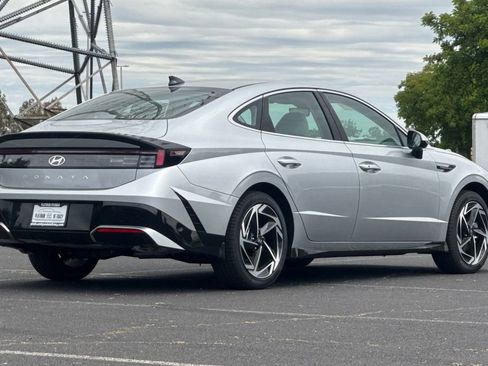 New 2026 Hyundai Sonata SEL FWD image 4
