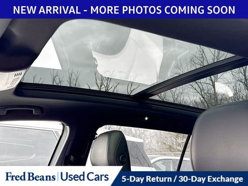Used 2022 Volkswagen Tiguan SE R-Line image 9