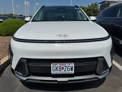 Used 2024 Hyundai Kona Limited AWD/4WD image 2