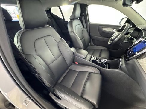 Used 2025 Volvo XC40 B5 Plus AWD/4WD image 45
