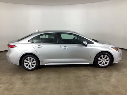 Used 2023 Toyota Corolla LE FWD image 7