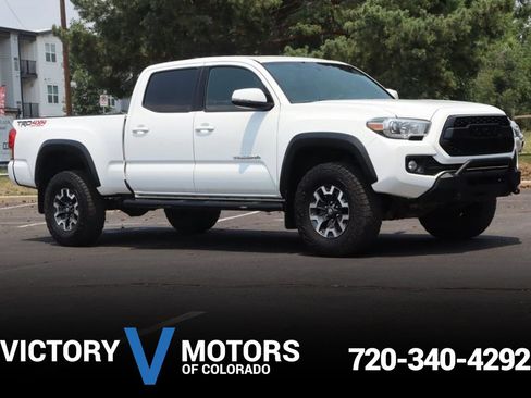 Used 2017 Toyota Tacoma TRD Off-Road w/ Premium & Technology Package AWD/4WD image 1