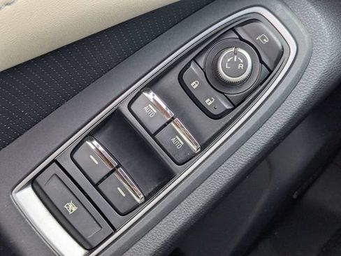 Used 2022 Subaru Ascent Touring AWD/4WD image 21