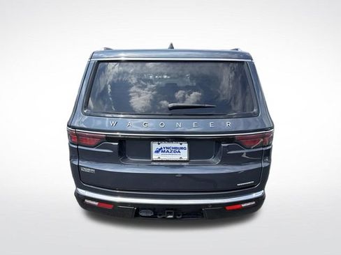 Used 2024 Jeep Wagoneer Series II w/ Flexible Seating Group AWD/4WD image 5